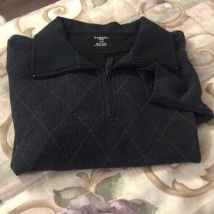 Men’s HAGGAR LONG SLEEVE PULLOVER SIZE L in black /brown print size L